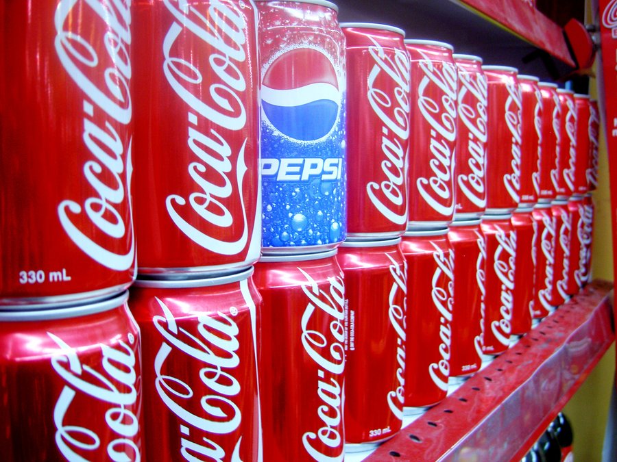 Виды колы. Coca Cola продукция. Продукция Кока колы в России. Продукция Кока колы и пепси. Кола среди пепси.